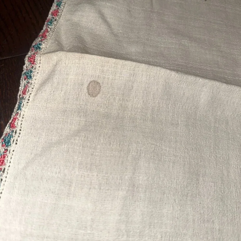 Embroidered Nature Scene Table Runner vintage